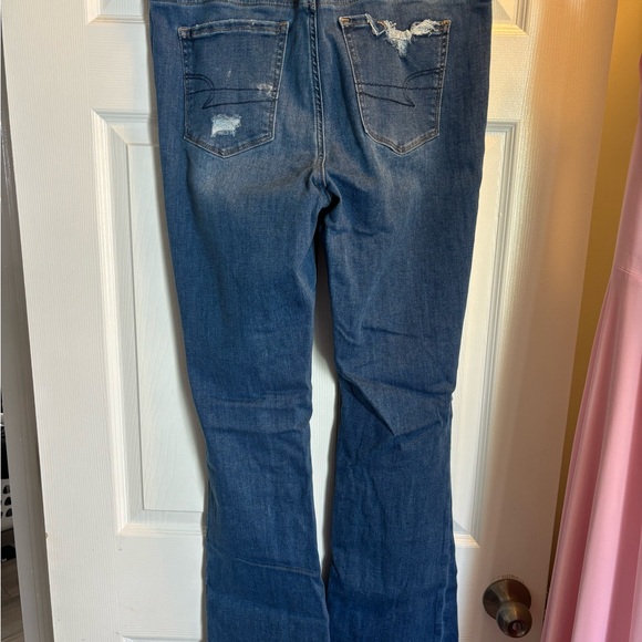 American Eagle hi-rise skinny kick(next level stretch) distressed jeans. - Picture 5 of 6